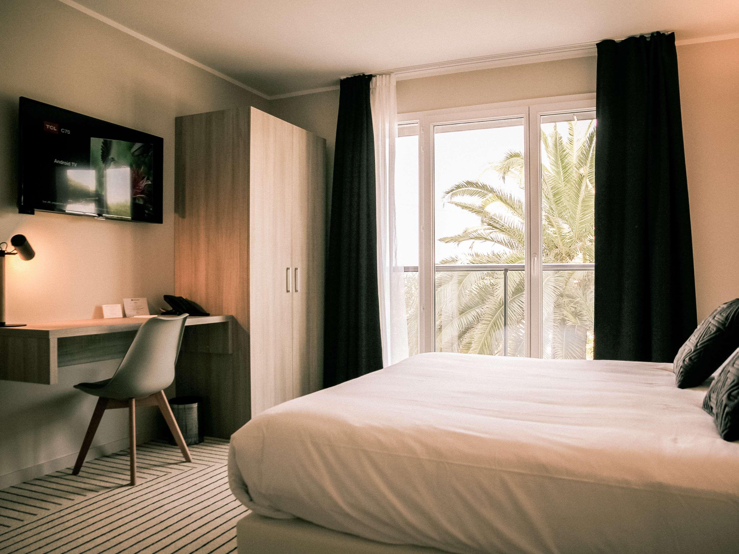 Western Hotel 4*